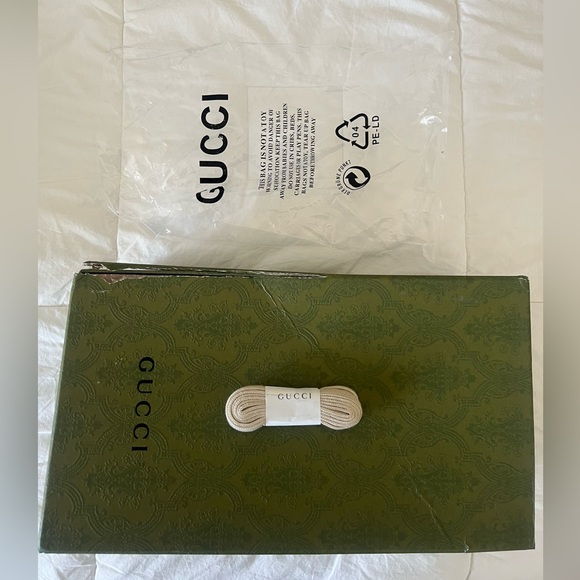 Gently worn. Authentic Gucci shoes. PRE LOVED❤️ GUCCI CHUNKY B MONOGRAM TRAINERS - Picture 5 of 6